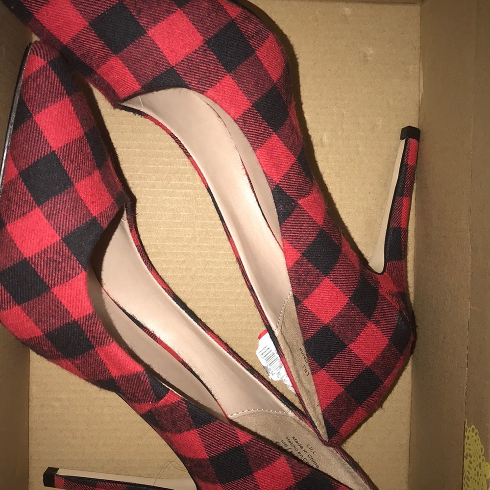 Heels - Picture 2 of 5
